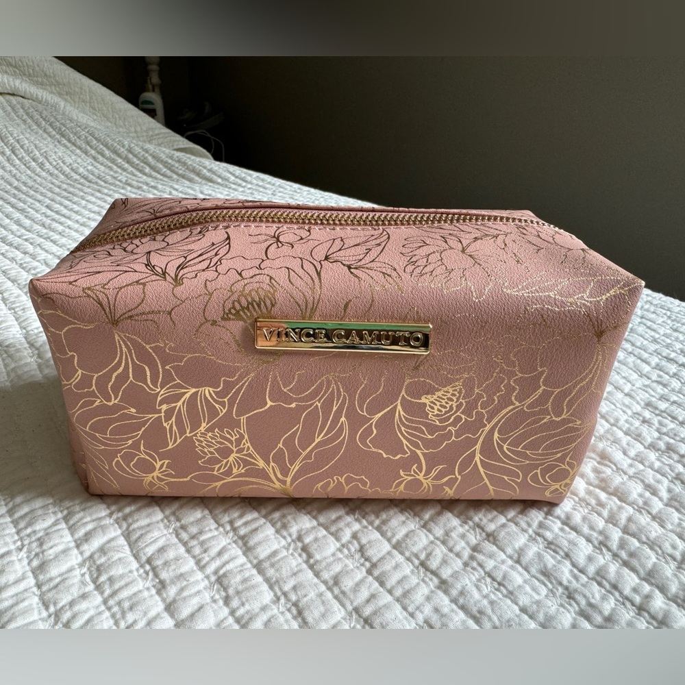 NEW Vince Camuto Makeup Toiletry Bag